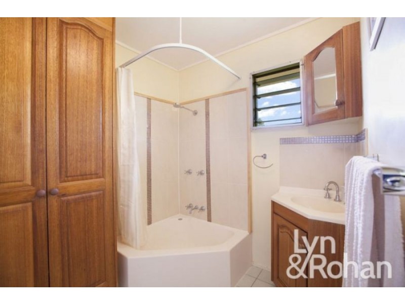 4 Selwyn Street, Cranbrook QLD 4814