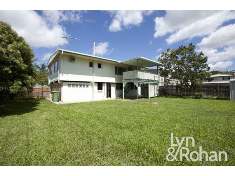 4 Selwyn Street, Cranbrook QLD 4814
