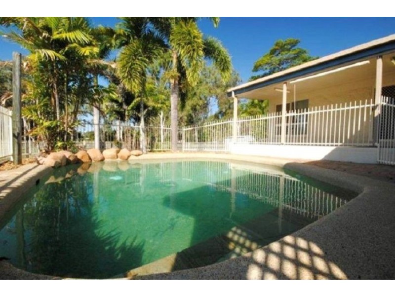 15 Luke Court, Bushland Beach QLD 4818