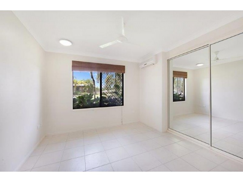 Bushland Beach QLD 4818