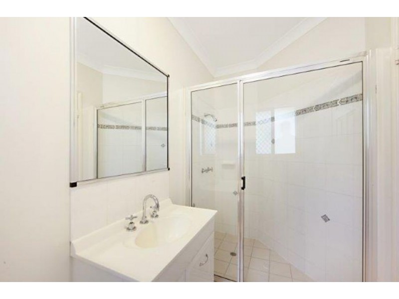 Bushland Beach QLD 4818