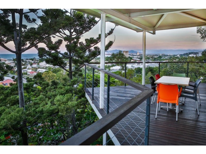 11 Roper Court, Castle Hill QLD 4810