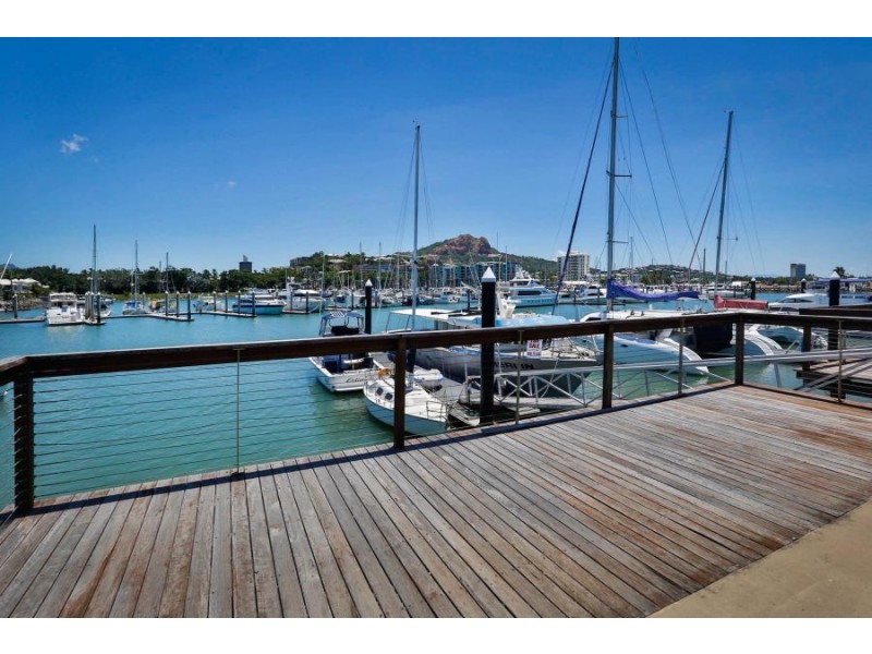 11 Sir Leslie Thiess Drive, Townsville City QLD 4810