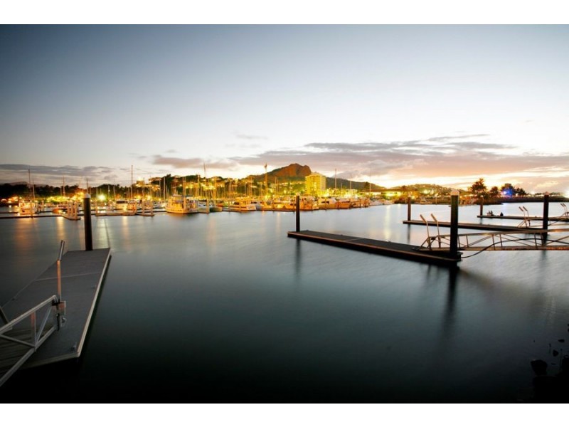 11 Sir Leslie Thiess Drive, Townsville City QLD 4810