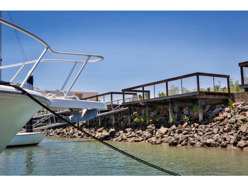 11 Sir Leslie Thiess Drive, Townsville City QLD 4810