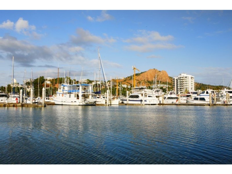 11 Sir Leslie Thiess Drive, Townsville City QLD 4810