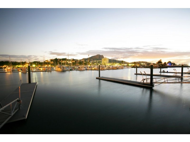 11 Sir Leslie Thiess Drive, Townsville City QLD 4810