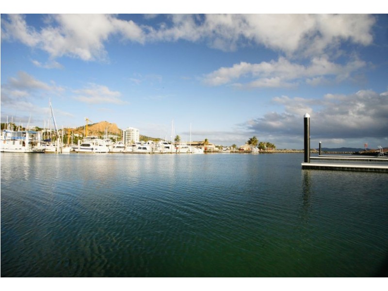 11 Sir Leslie Thiess Drive, Townsville City QLD 4810