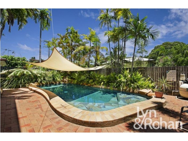 2/15 Primrose Street, North Ward QLD 4810