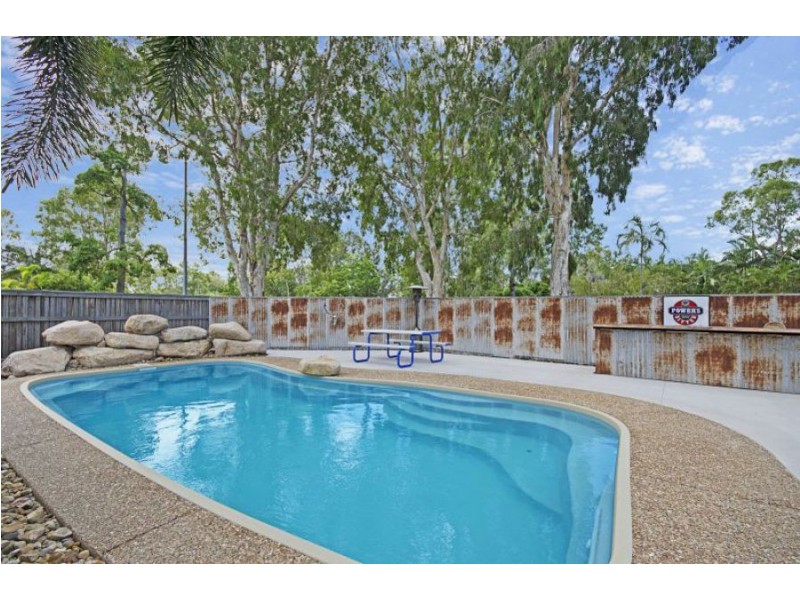 1 Lotus Court, Bushland Beach QLD 4818