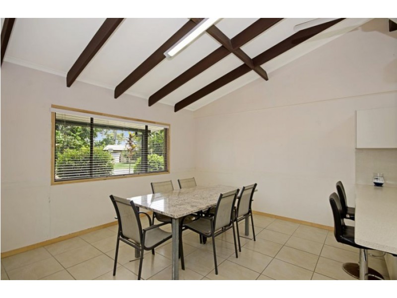 1 Lotus Court, Bushland Beach QLD 4818