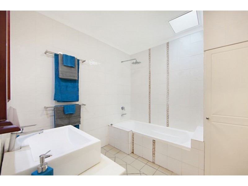 2 Moorina Street, Mundingburra QLD 4812