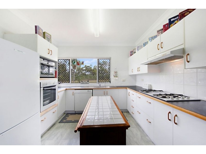 19 Batten Road, Mount Low QLD 4818