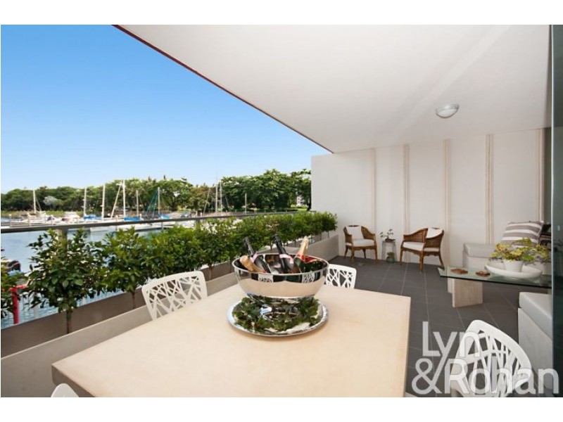2104/6 Mariners Drive, Townsville City QLD 4810