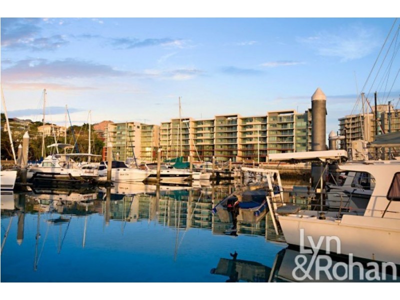 2104/6 Mariners Drive, Townsville City QLD 4810