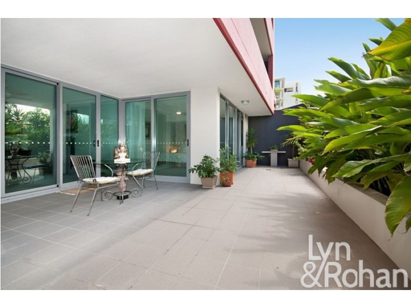 2104/6 Mariners Drive, Townsville City QLD 4810