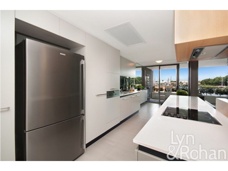 2104/6 Mariners Drive, Townsville City QLD 4810