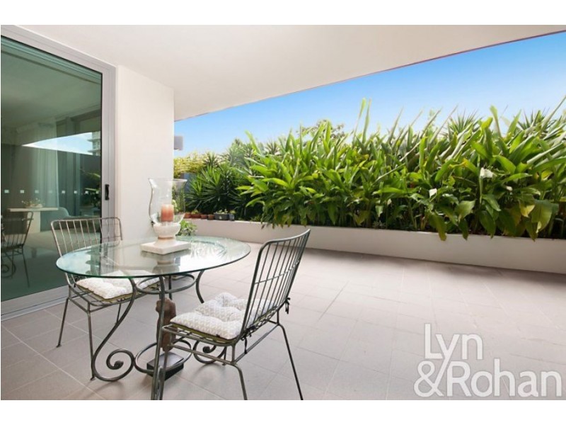 2104/6 Mariners Drive, Townsville City QLD 4810