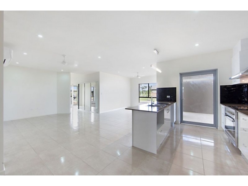 83 Sunhaven Boulevard, Burdell QLD 4818