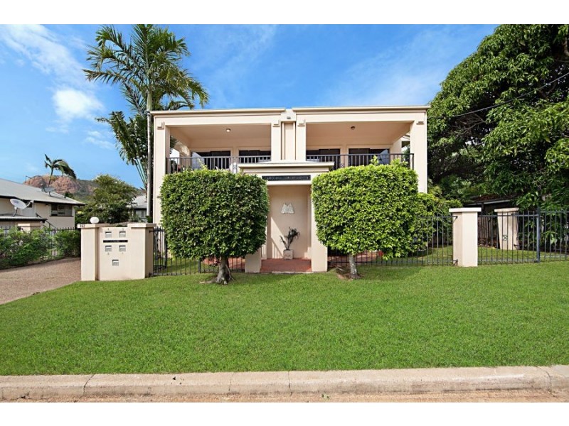 2/162 Mitchell Street, North Ward QLD 4810