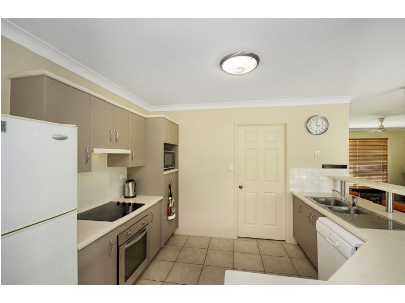 6 Heather Avenue, Rasmussen QLD 4815