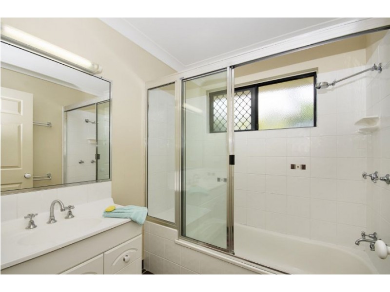 6 Heather Avenue, Rasmussen QLD 4815