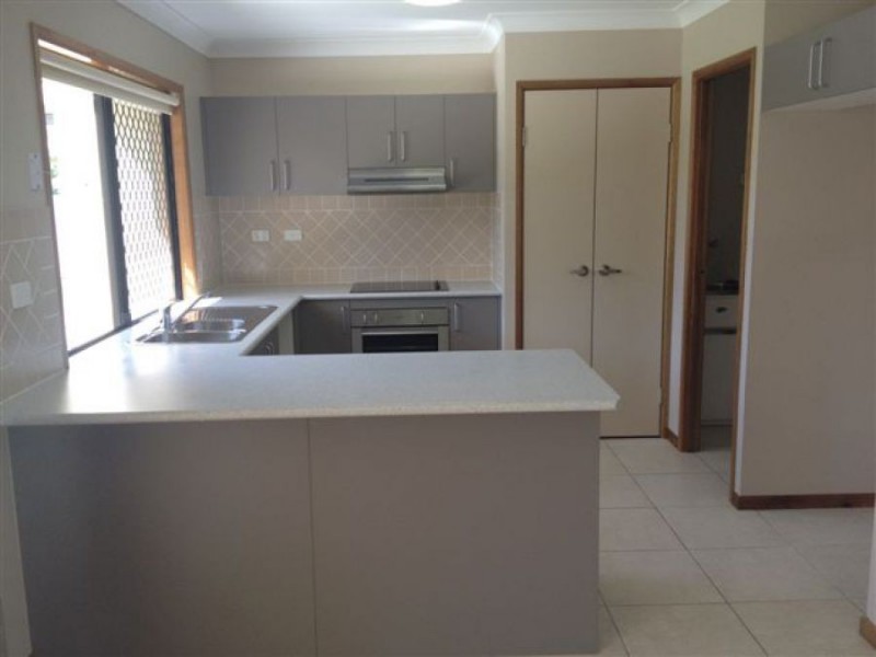 Bushland Beach QLD 4818