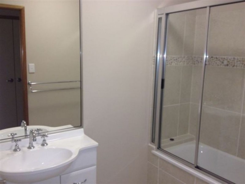 Bushland Beach QLD 4818