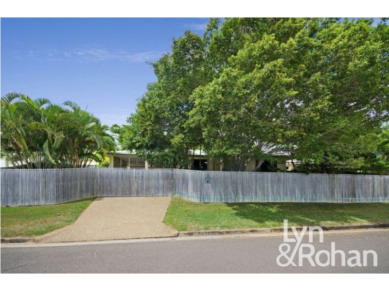2 Bedrock Court, Mount Louisa QLD 4814