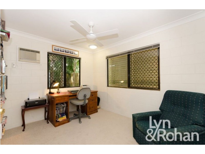 2 Bedrock Court, Mount Louisa QLD 4814