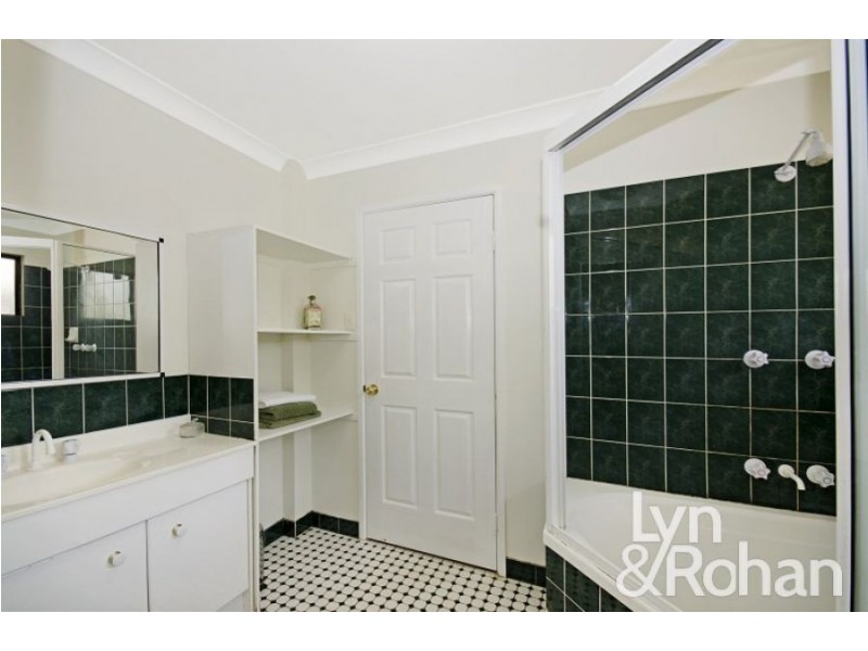 2 Bedrock Court, Mount Louisa QLD 4814