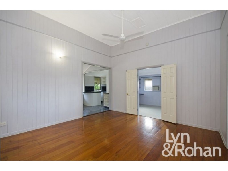 11 Harold Street, West End QLD 4810