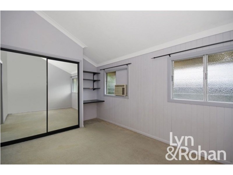 11 Harold Street, West End QLD 4810