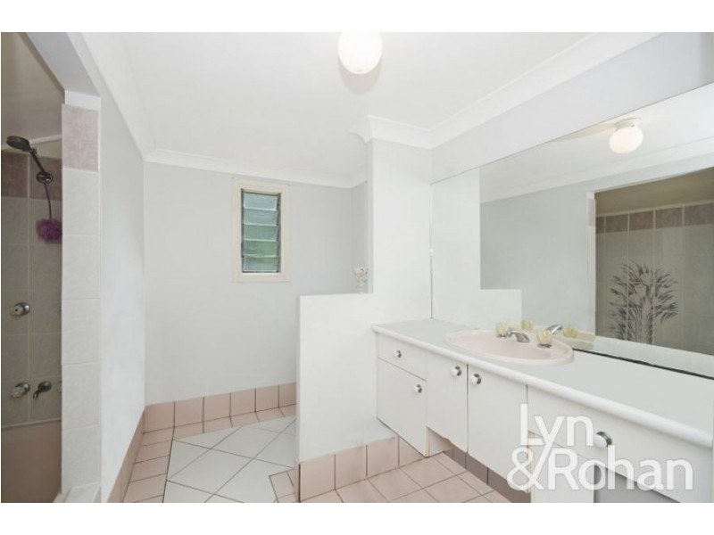 11 Harold Street, West End QLD 4810