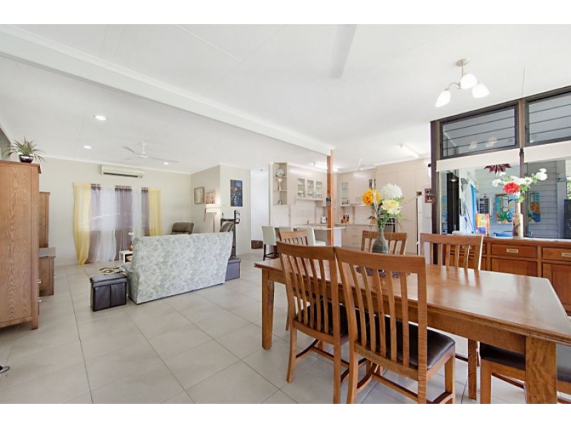 1/221 Kings Road, Pimlico QLD 4812