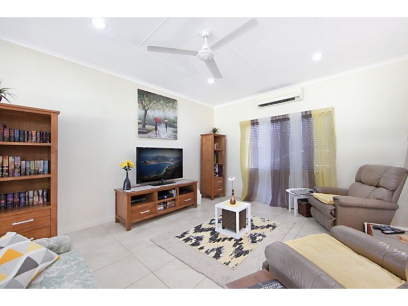 1/221 Kings Road, Pimlico QLD 4812