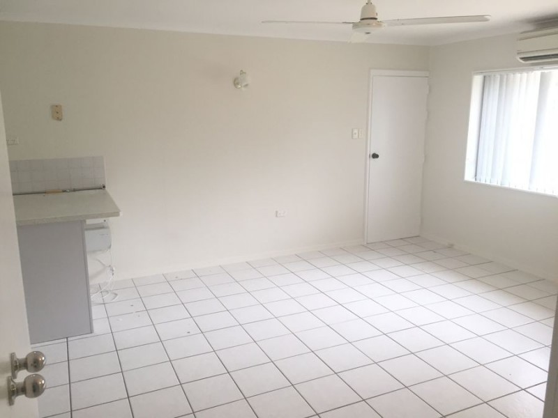 1/30 Fraser Ave, Cranbrook QLD 4814