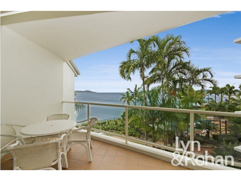 33/7 Mariners Drive, Townsville City QLD 4810