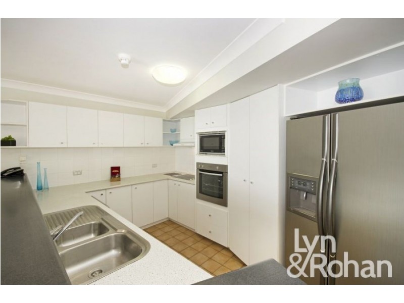 33/7 Mariners Drive, Townsville City QLD 4810