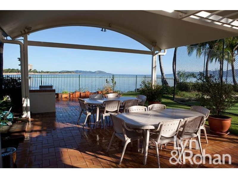 33/7 Mariners Drive, Townsville City QLD 4810