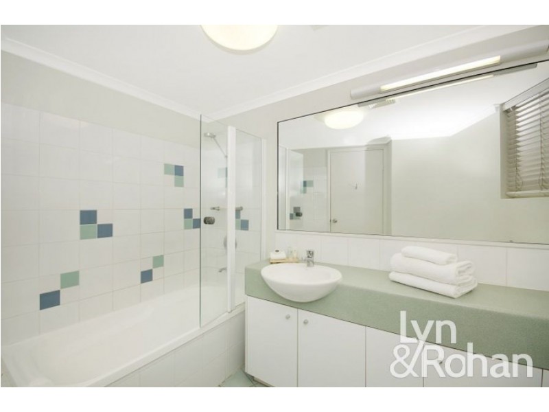 33/7 Mariners Drive, Townsville City QLD 4810