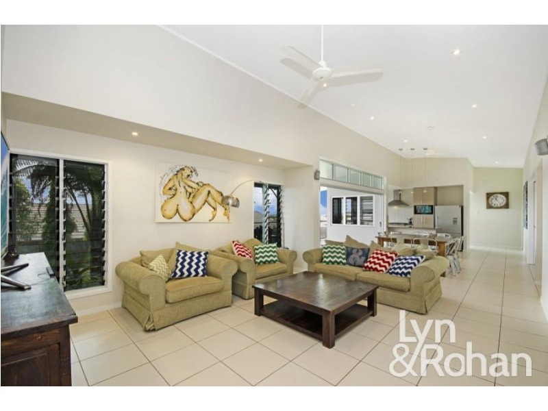 11 Cromwell Court, Mount Louisa QLD 4814