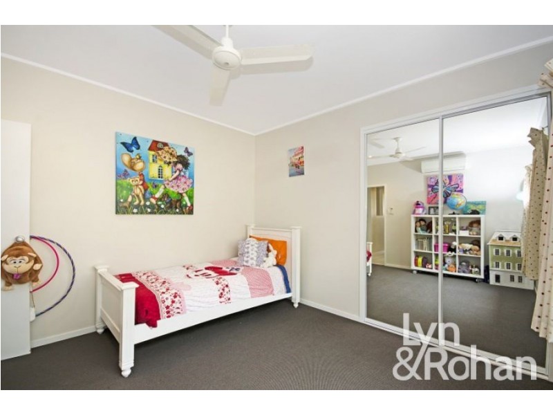 11 Cromwell Court, Mount Louisa QLD 4814