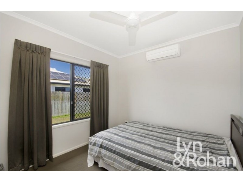 11 Malibu Parade, Mount Louisa QLD 4814