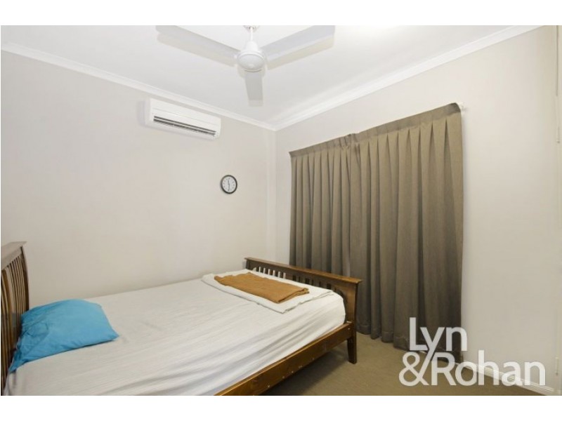 11 Malibu Parade, Mount Louisa QLD 4814