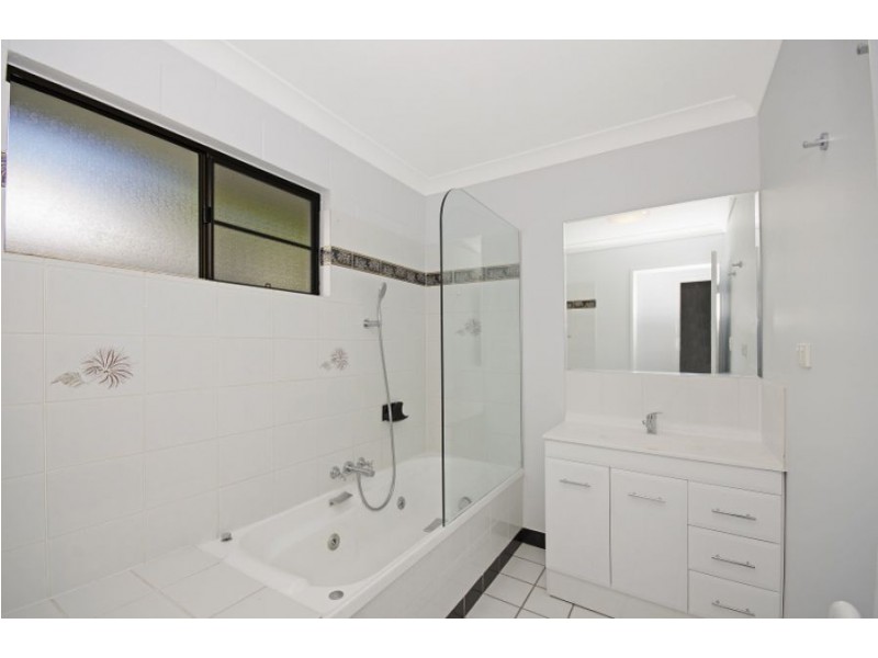 20 Mostyn Crescent, Bushland Beach QLD 4818