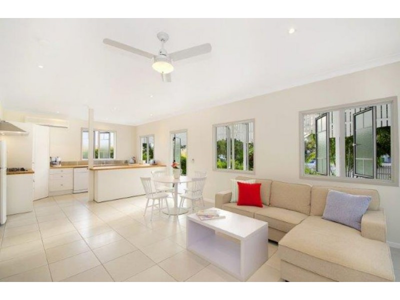 5 Flowers St, Railway Estate QLD 4810