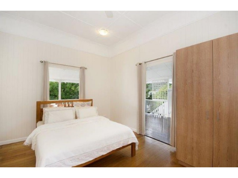 5 Flowers St, Railway Estate QLD 4810