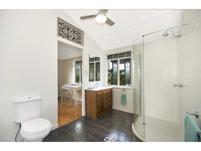 5 Flowers St, Railway Estate QLD 4810