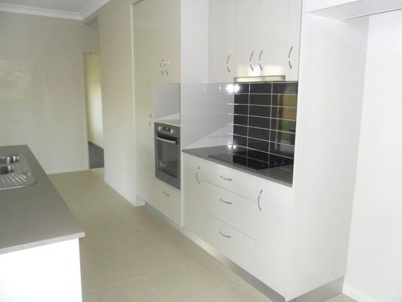 6 Izaro Circuit, Burdell QLD 4818